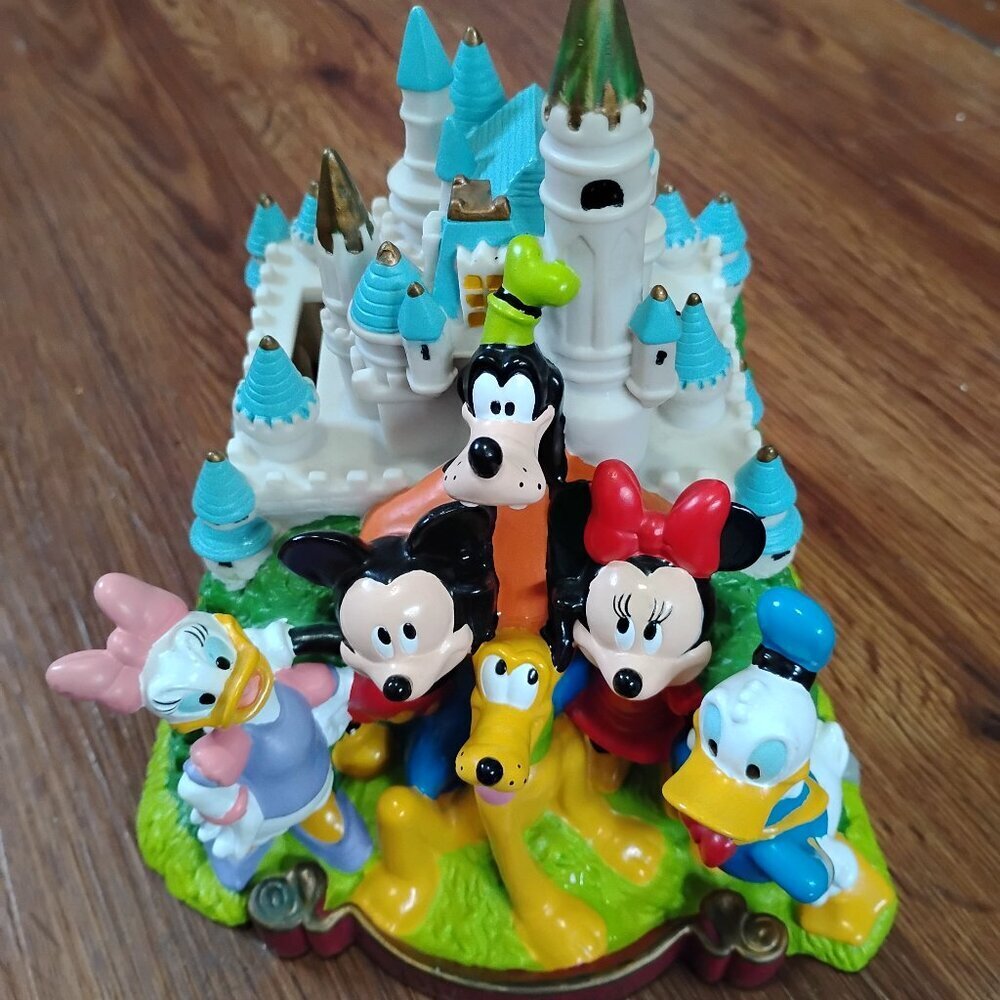 Vintage Disney Cinderella Castle Plastic Coin Money Bank